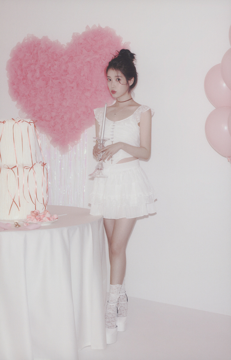 IU
