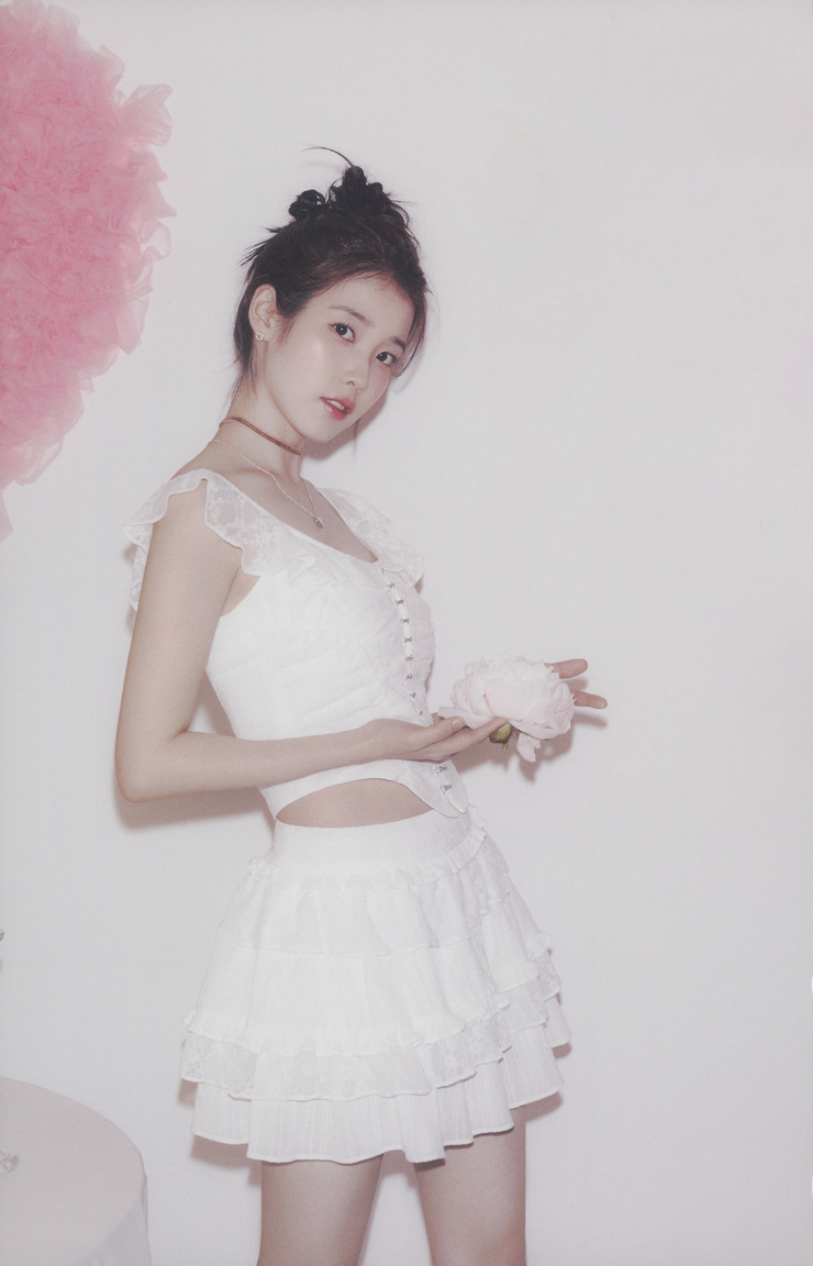 IU