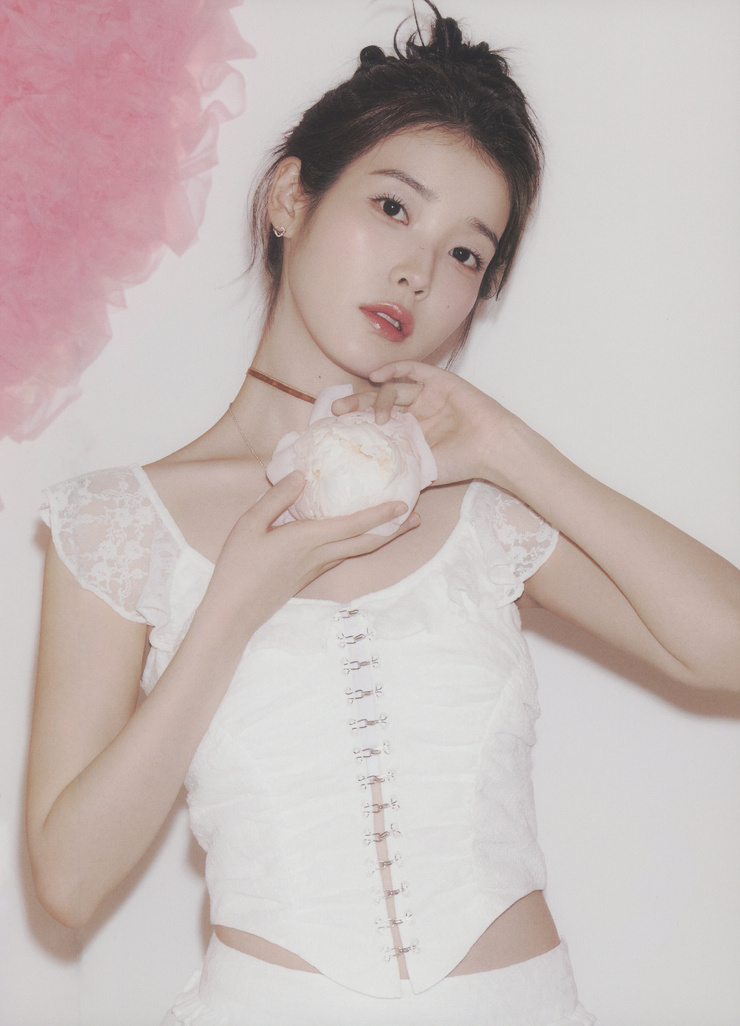 IU