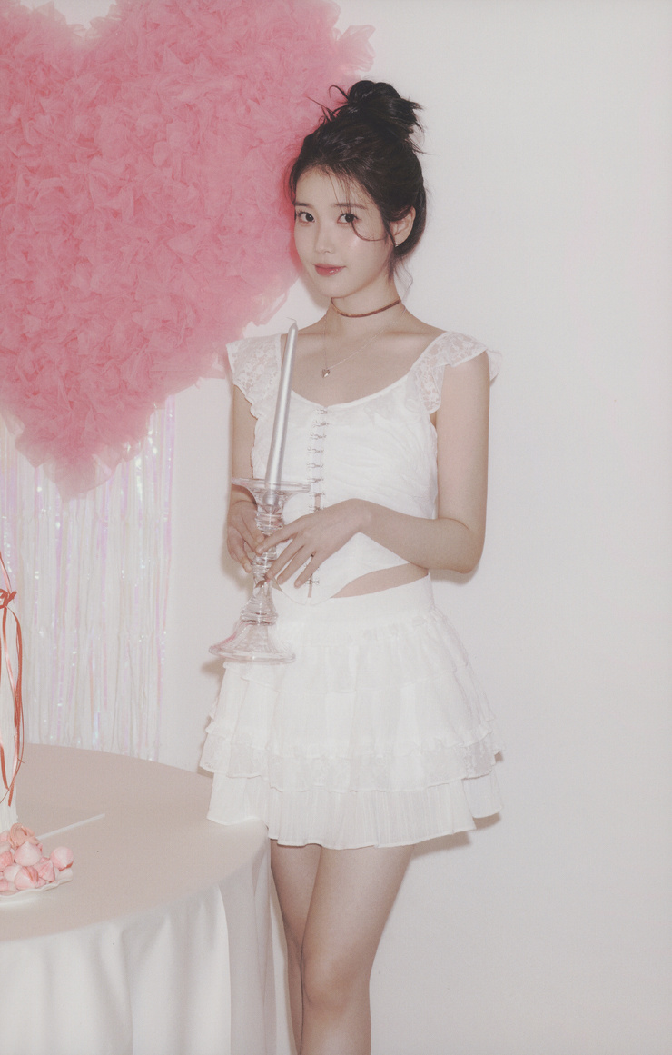 IU