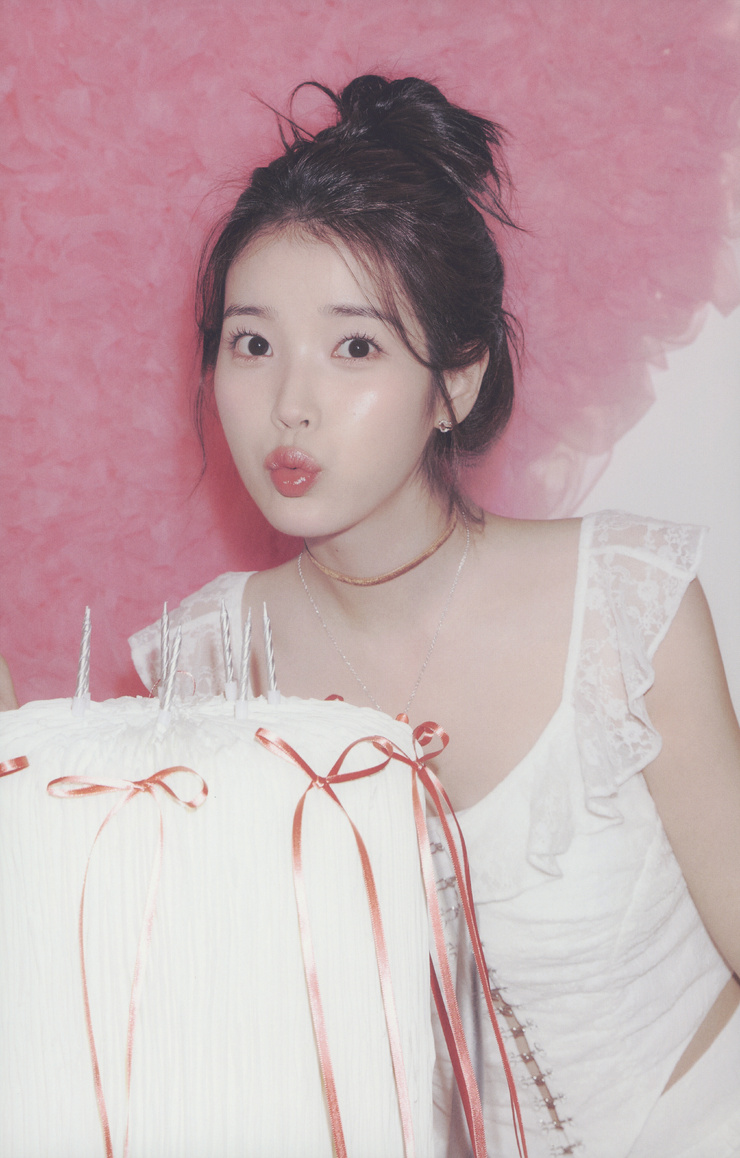 IU