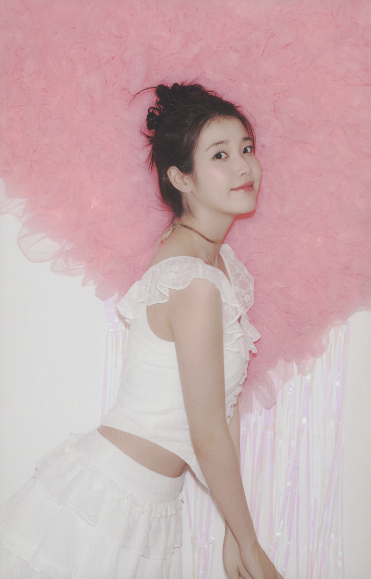 IU