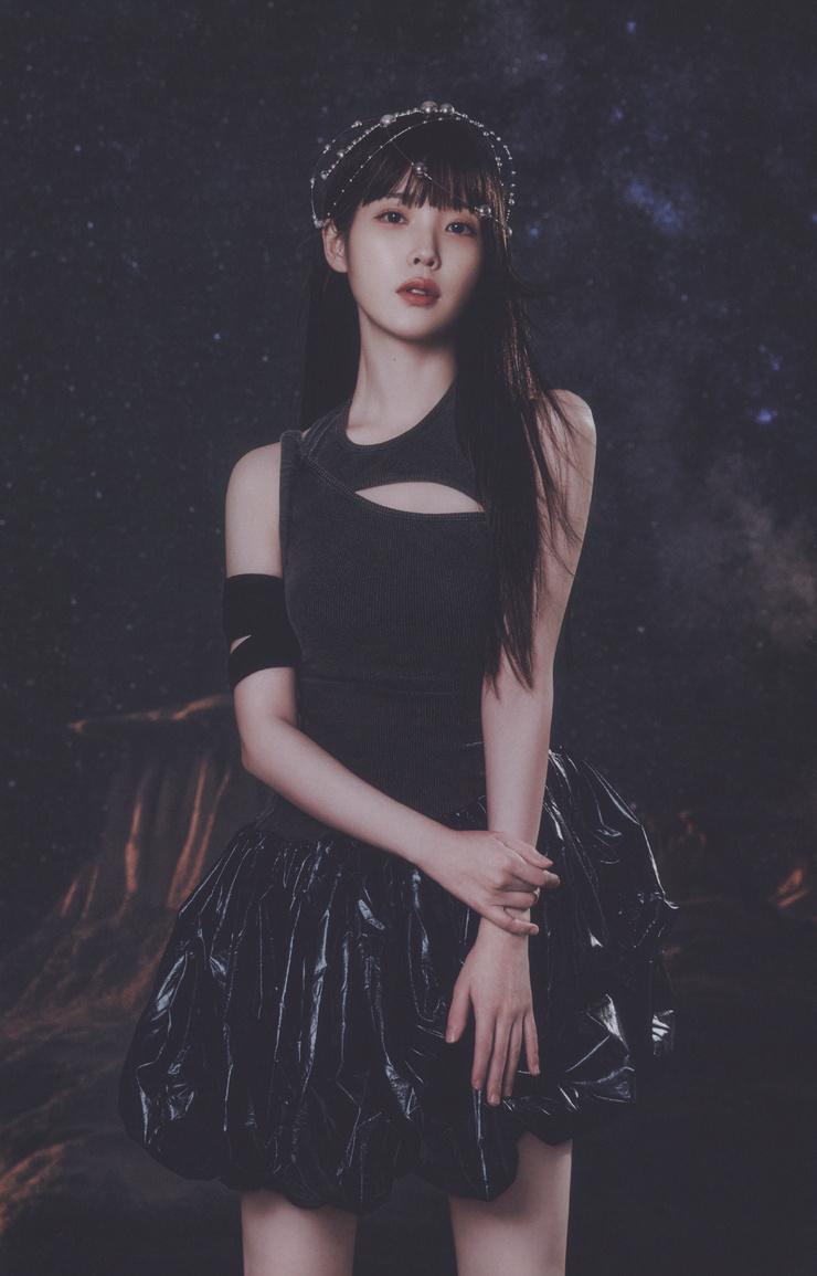 IU