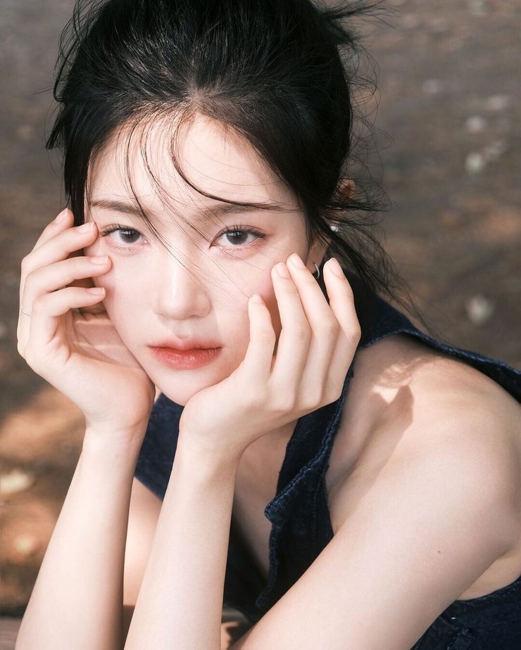 Na-yeon Lee Na-yeon Lee
