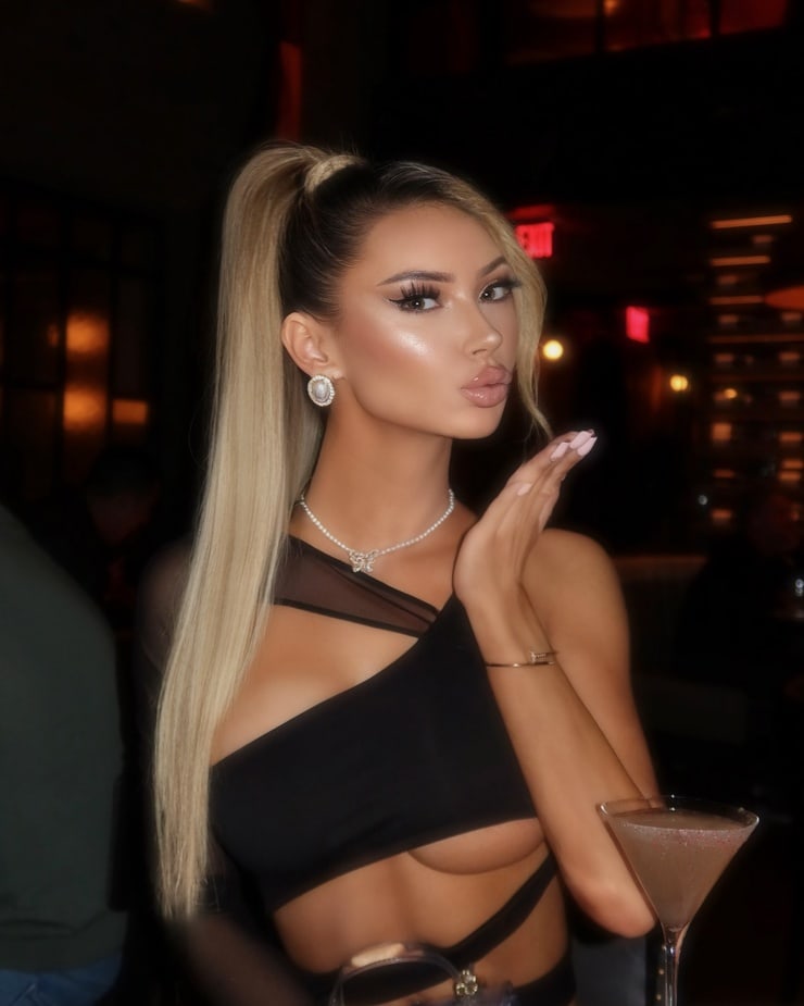 Bri Stern Bri Stern