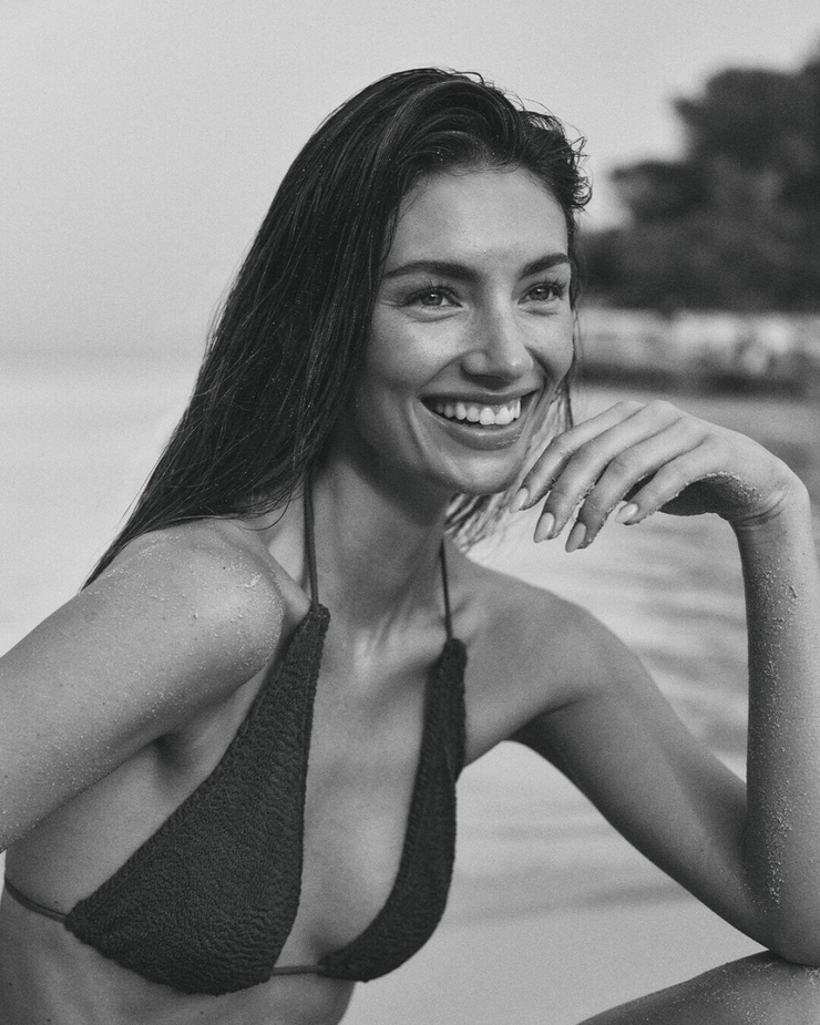 Lorena RAE