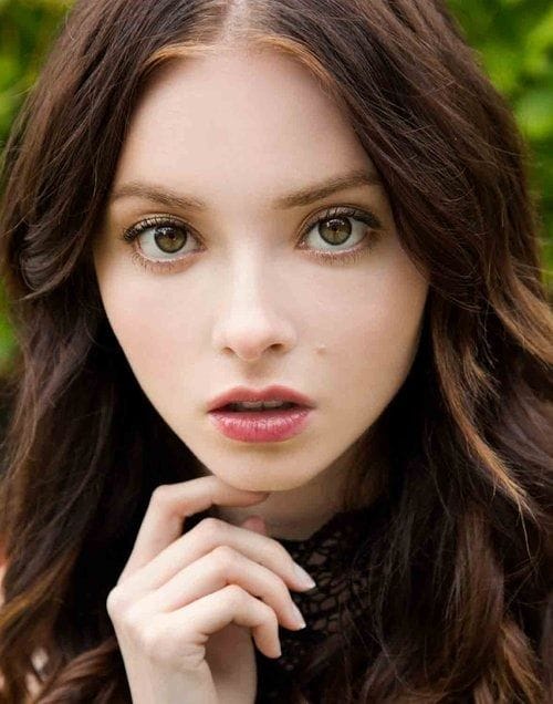 Alina Lee