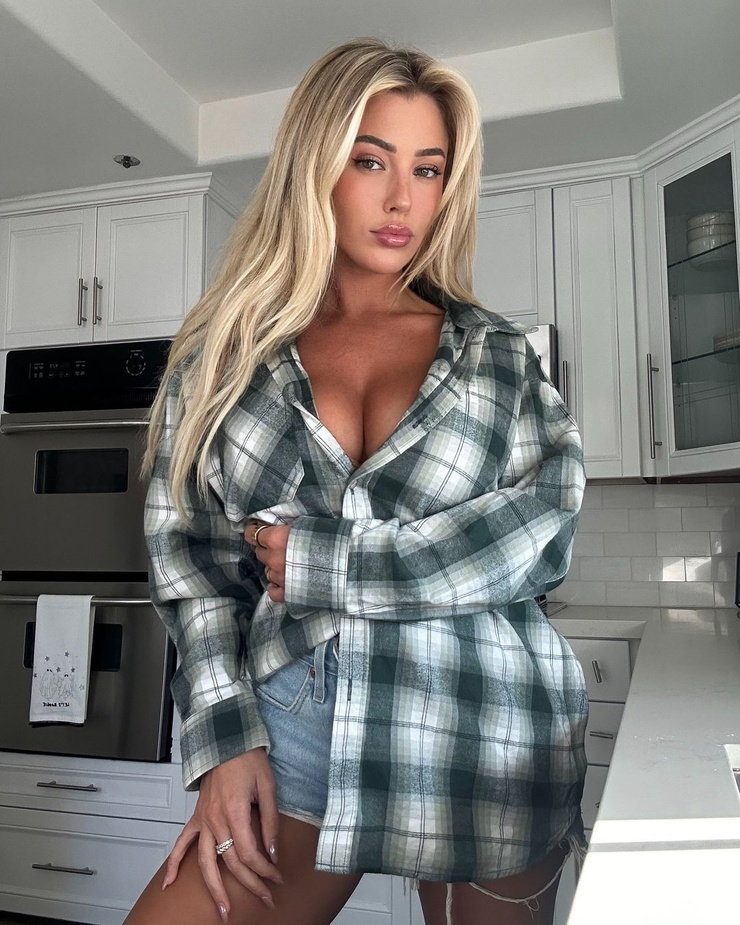 Jadelyn Breier Jadelyn Breier