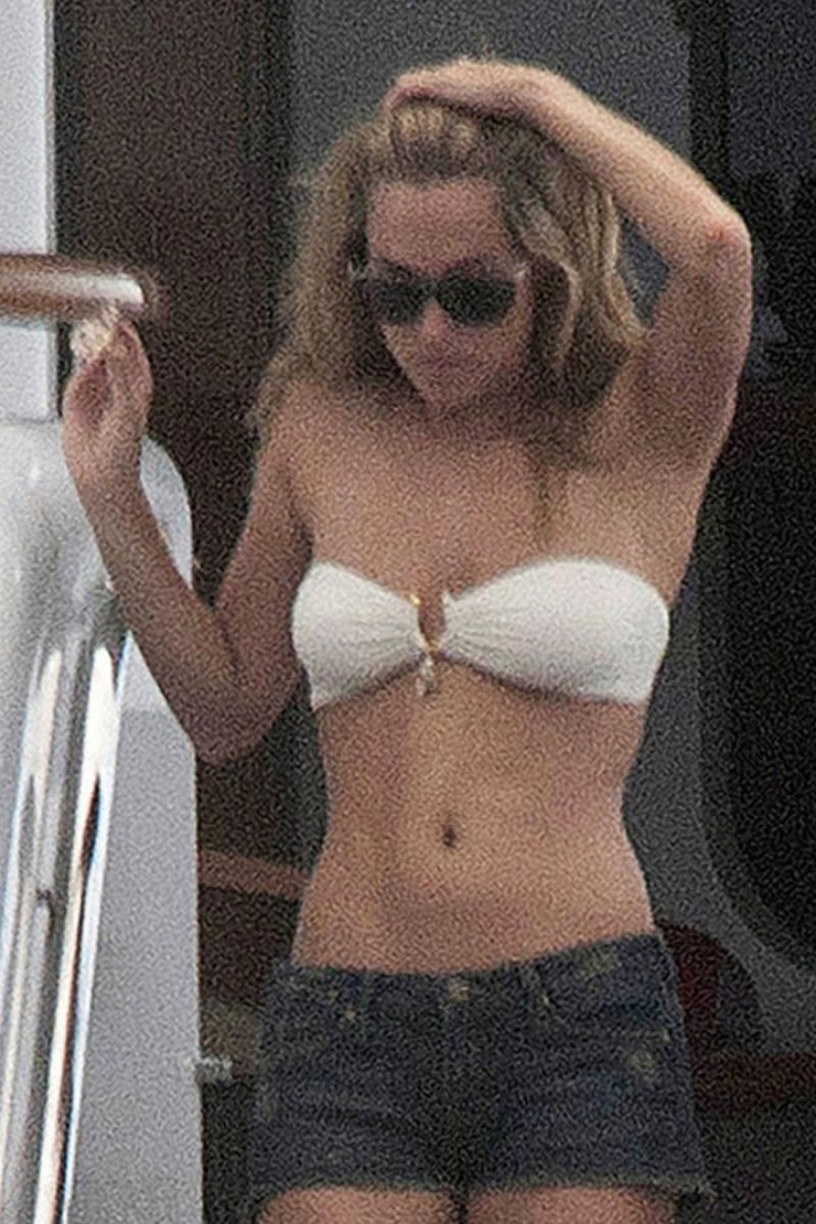 Jacqui Ainsley Jacqui Ainsley