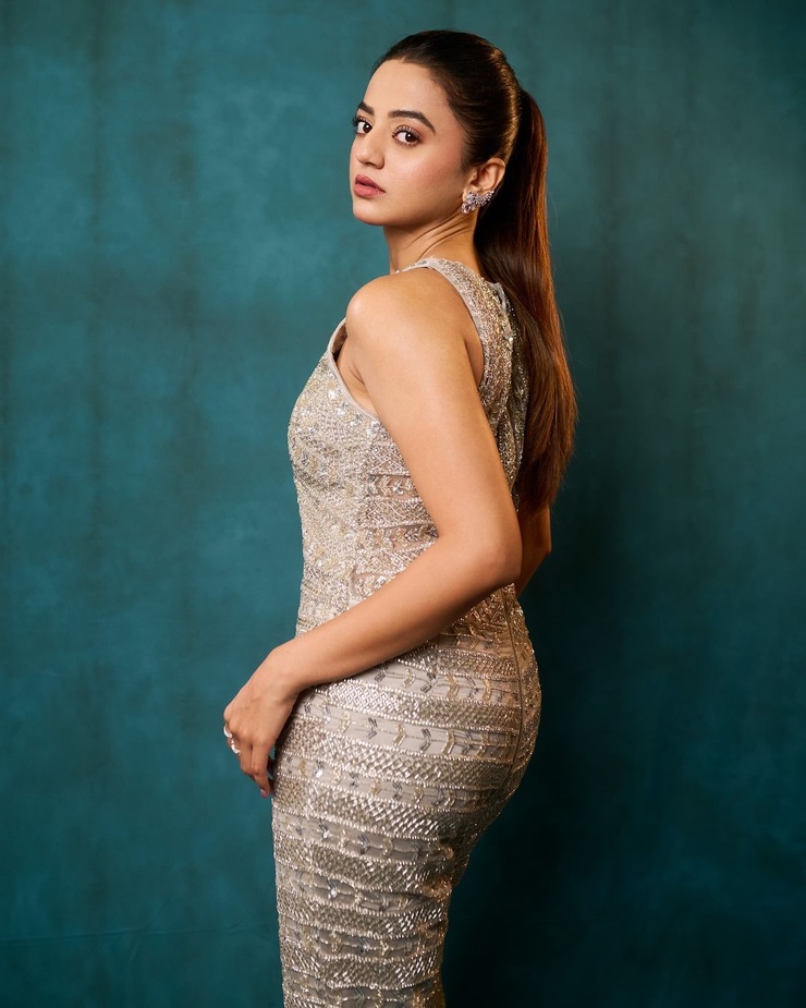 Picture of Helly Shah
