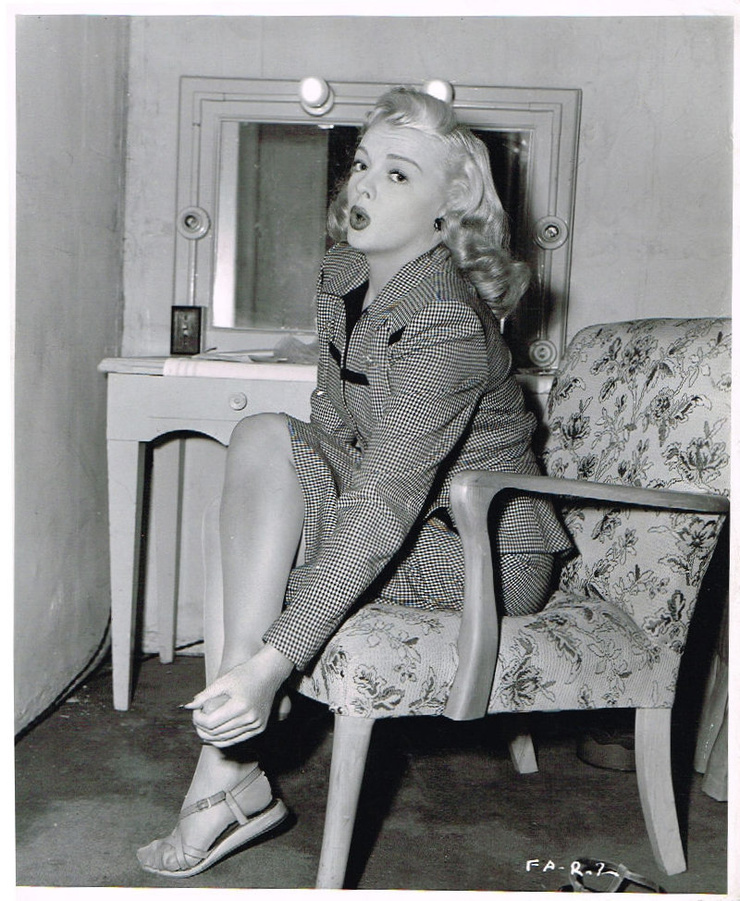 Myrna Dell