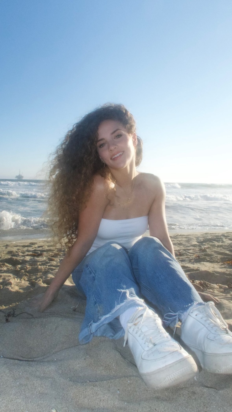 Sofie Dossi Sofie Dossi