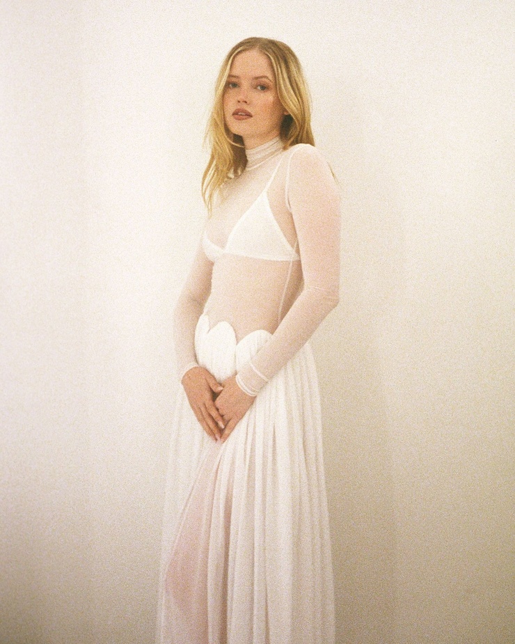 Ellie Bamber Ellie Bamber