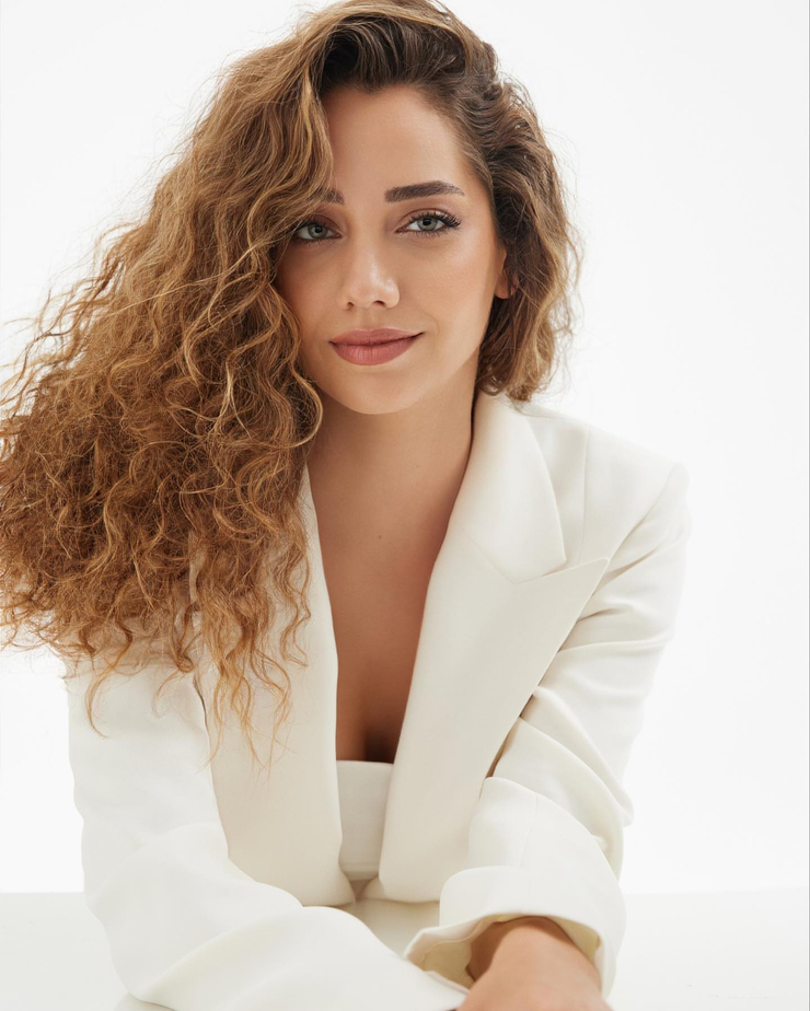 Özge Özacar