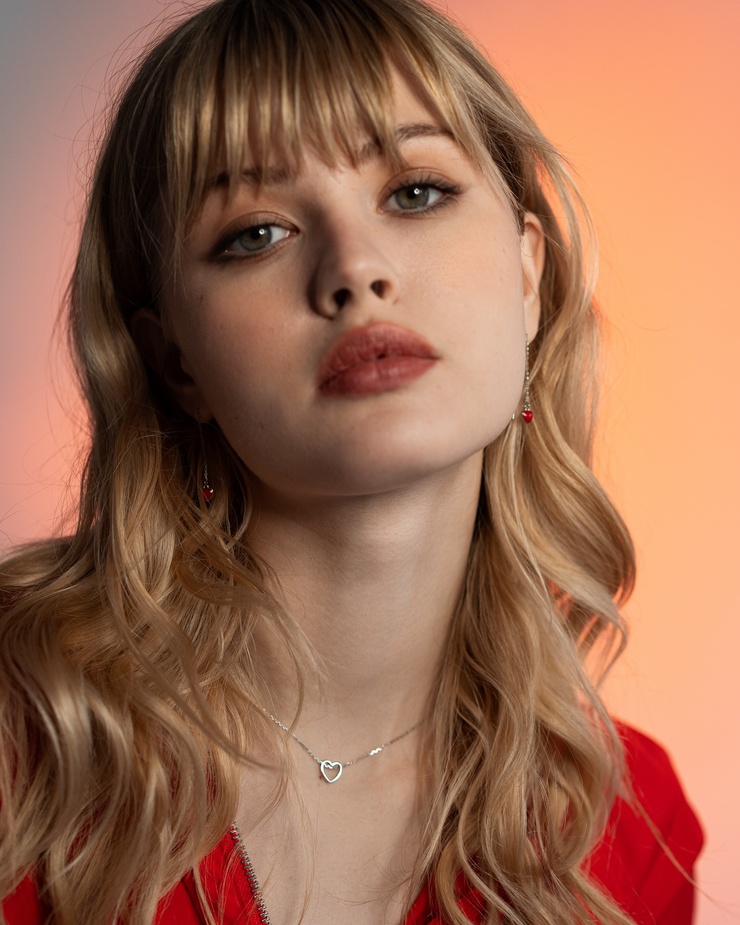 Picture of Luna (model)