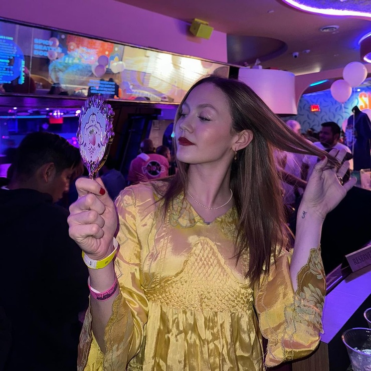 Iris Apatow