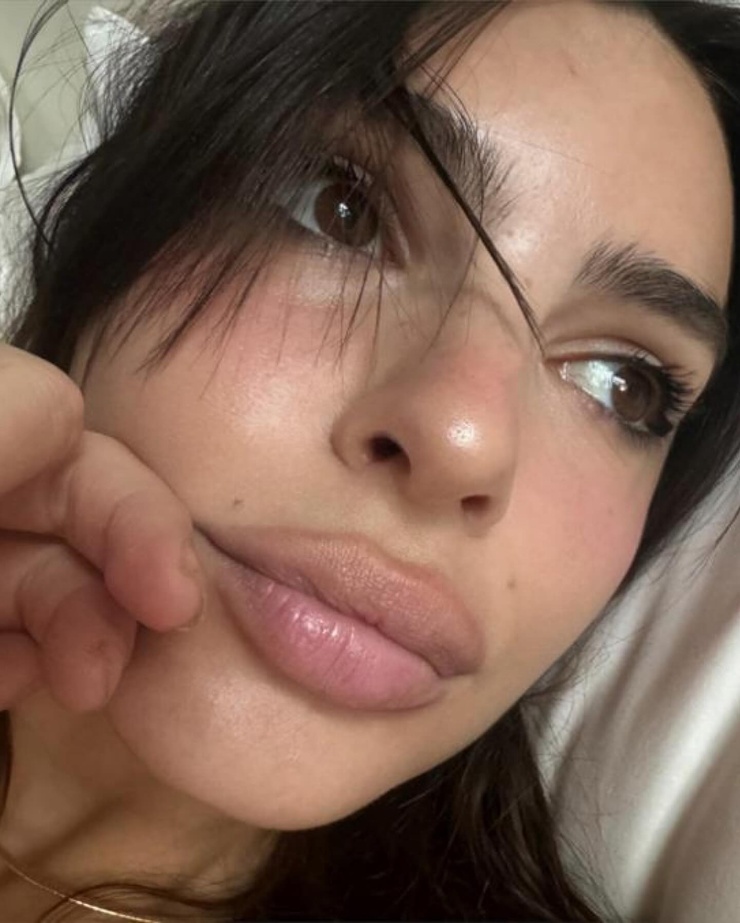 Emily Ratajkowski