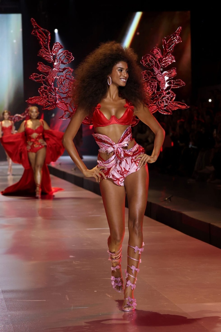 Imaan Hammam Imaan Hammam