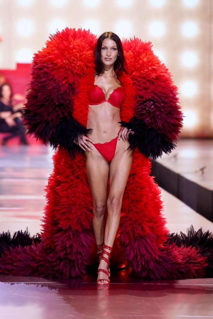 Bella Hadid Bella Hadid