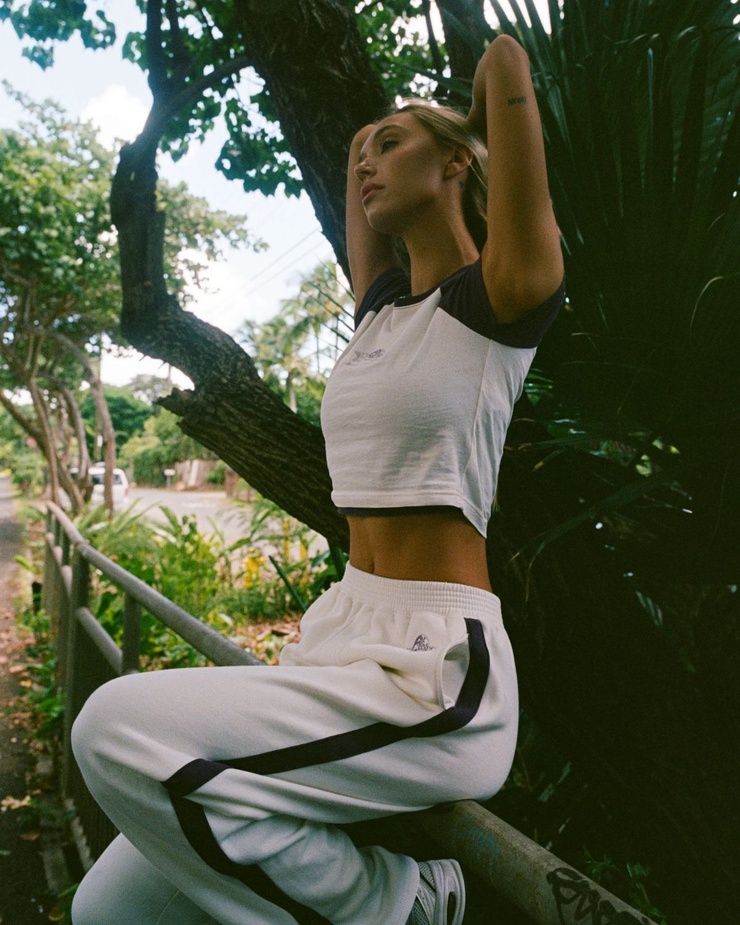 Alexis Ren