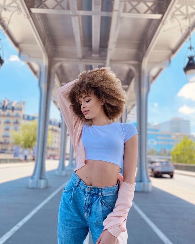 Aurelie Roux