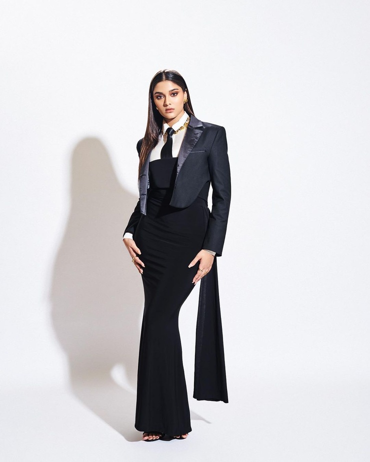 Saiee Manjrekar