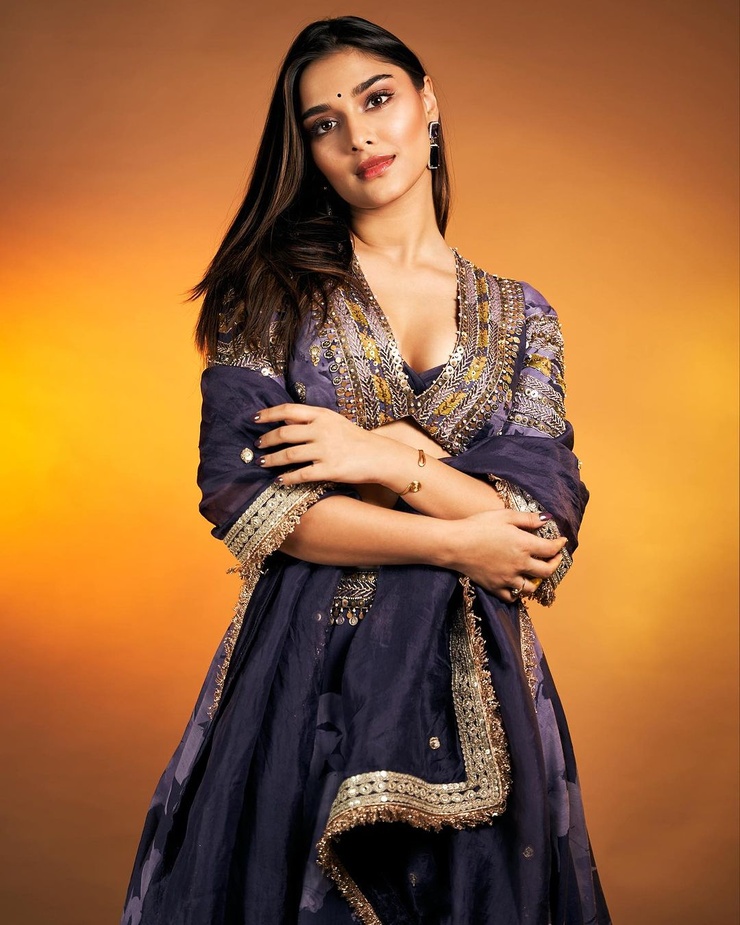 Saiee Manjrekar