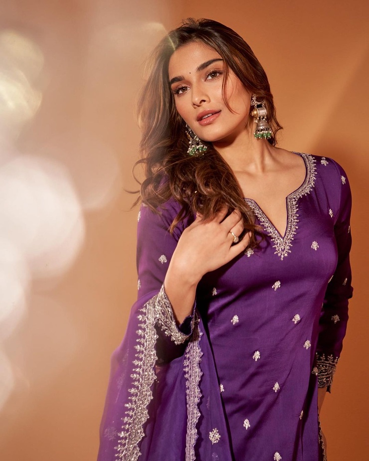 Saiee Manjrekar