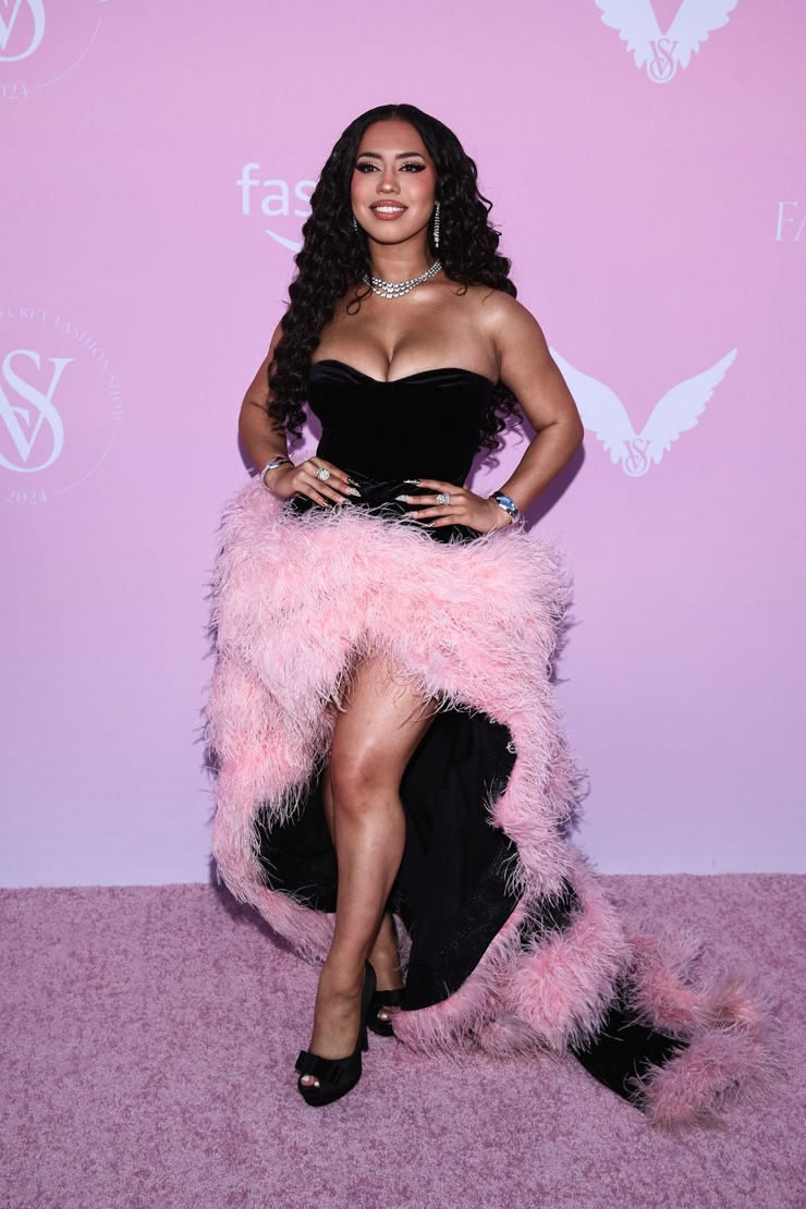 Asia Monet Ray Asia Monet Ray