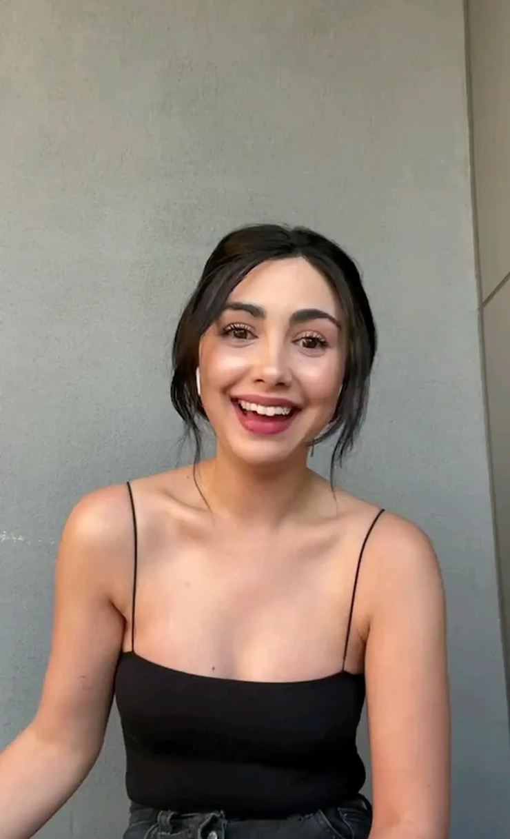 Alexa Mansour Alexa Mansour