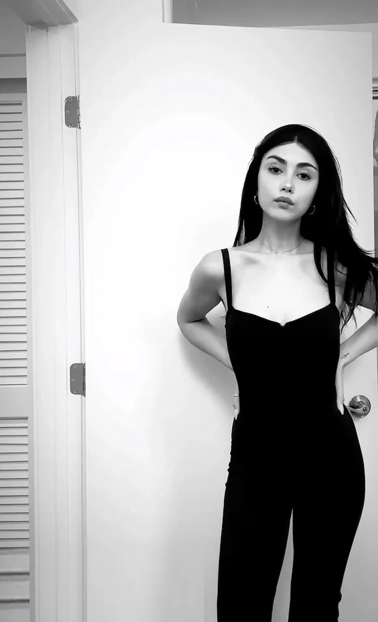 Alexa Mansour Alexa Mansour