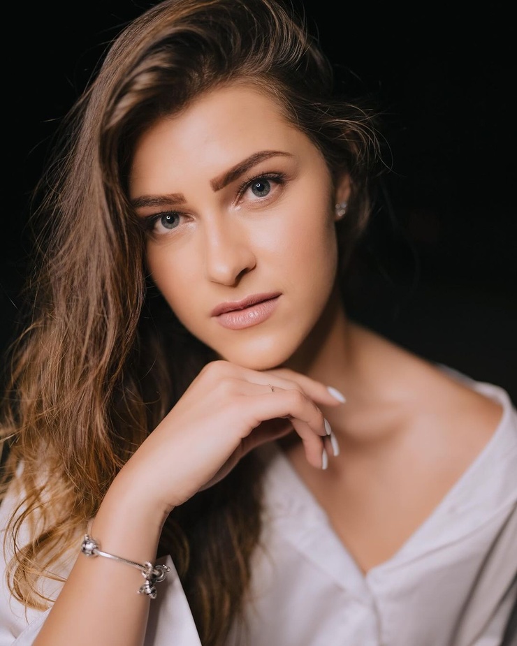 Leyla Van Greuning
