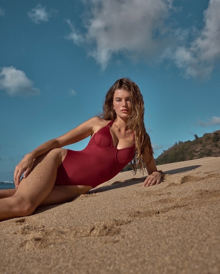 Sienna Raine