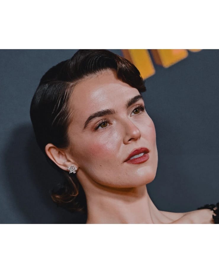 Zoey Deutch