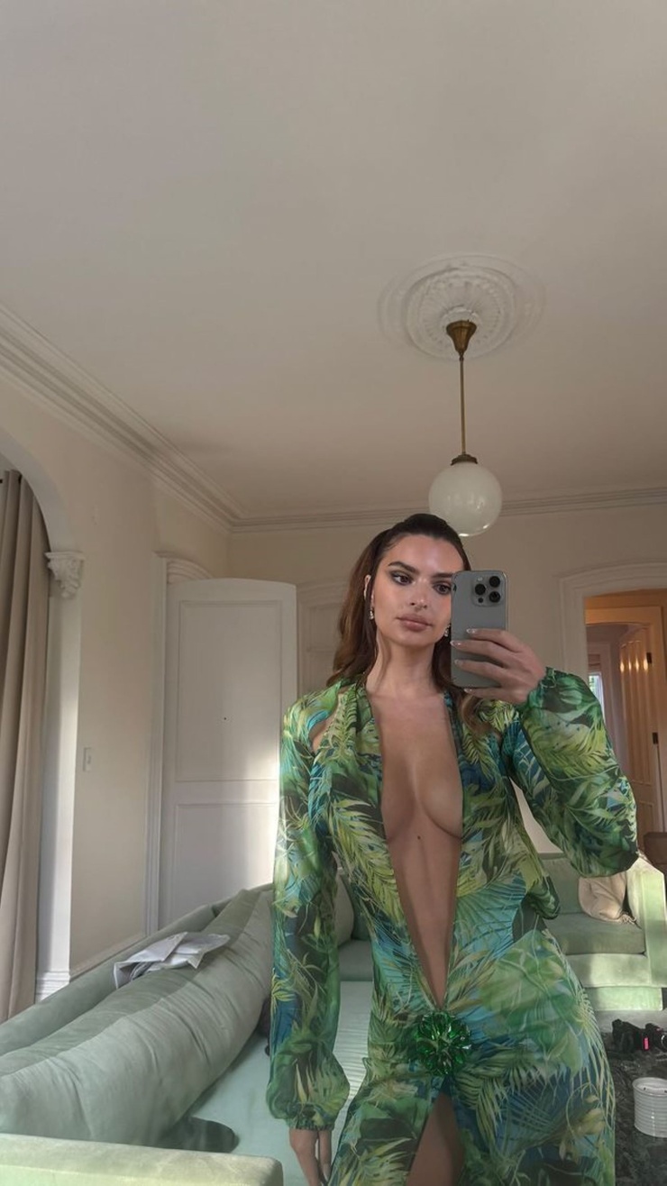 Emily Ratajkowski