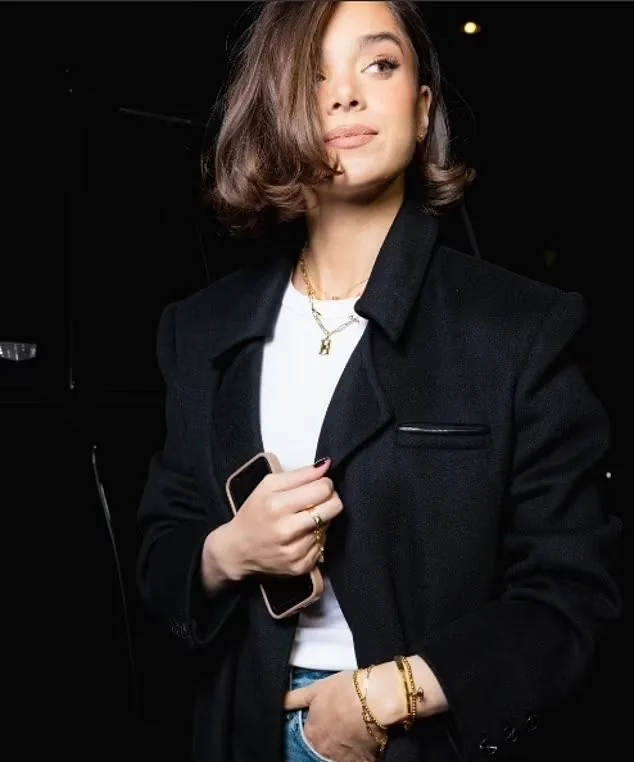 Hailee Steinfeld Hailee Steinfeld