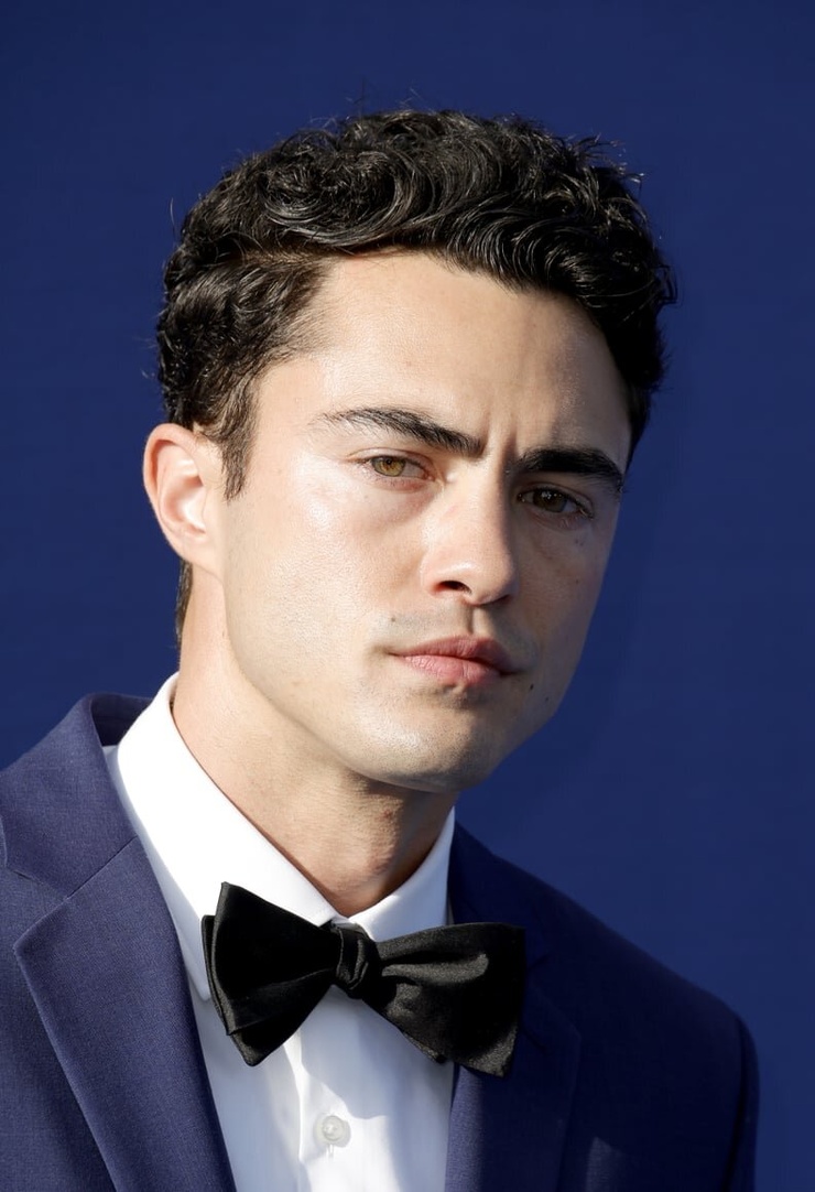 Darren Barnet