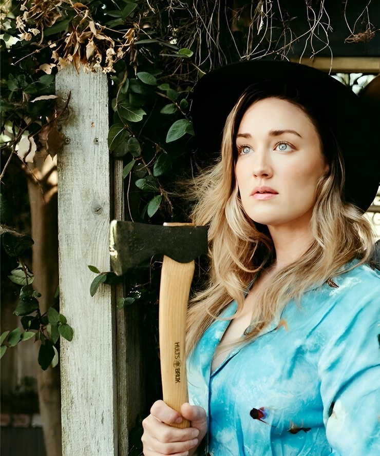 Ashley Johnson Ashley Johnson