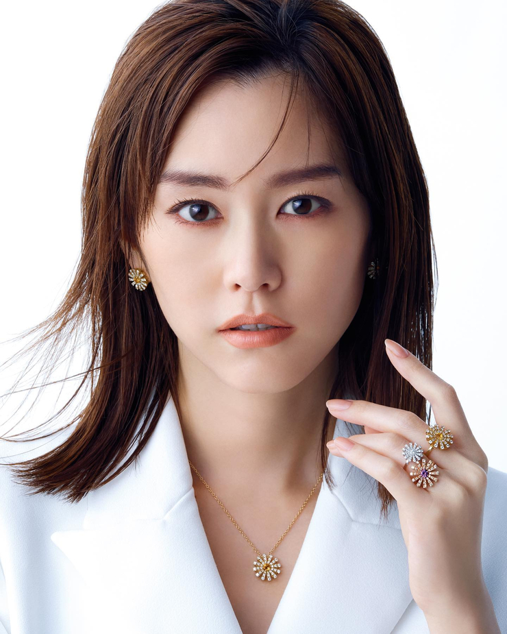 Mirei Kiritani Mirei Kiritani