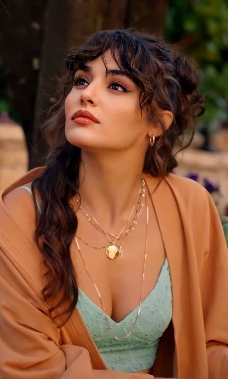 Hande Erçel