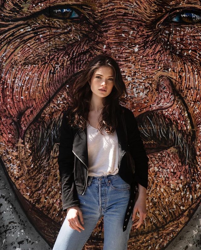Eve Dumon