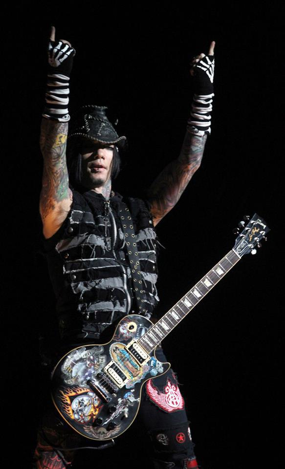 DJ Ashba