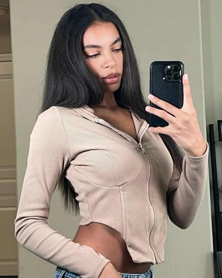 Arianna Barron