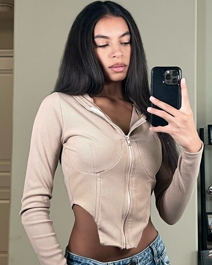 Arianna Barron
