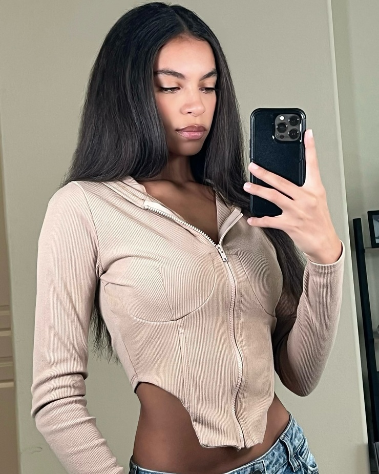 Arianna Barron