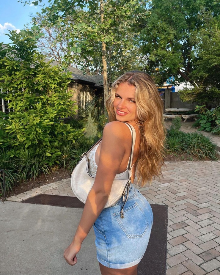 Claire Schroederr