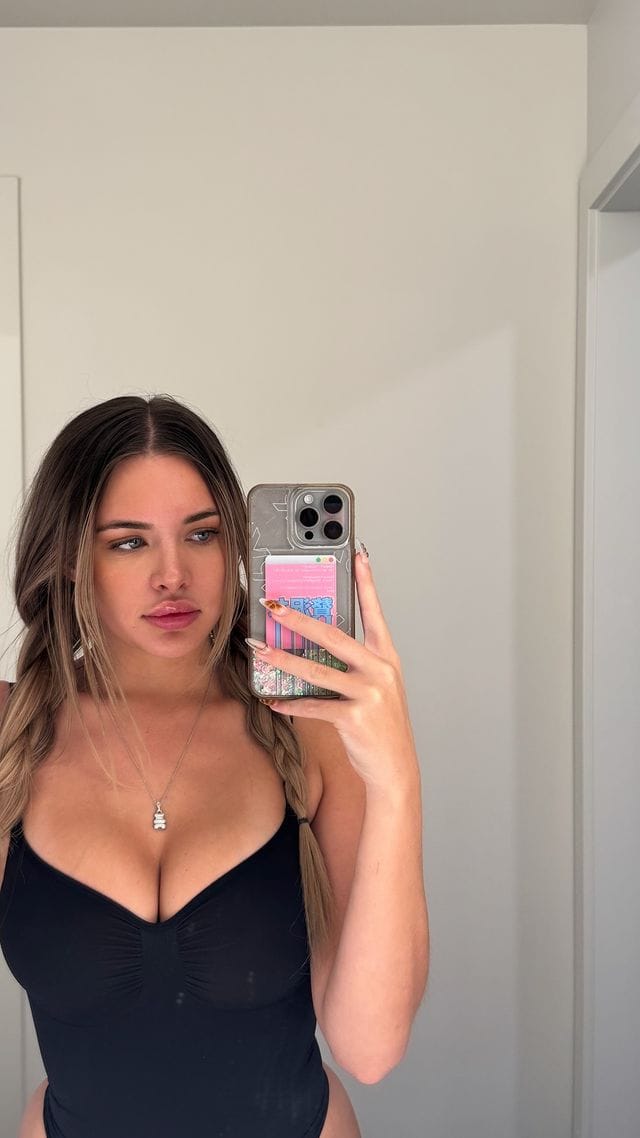 Kendra Rowe