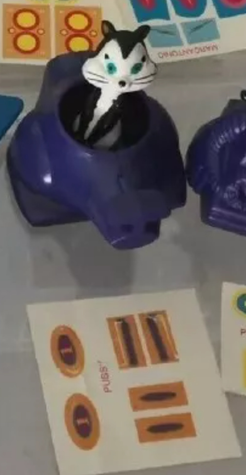 Looney Tunes Pussyfoot PVC Toy Kinder Surprise (From Italy)