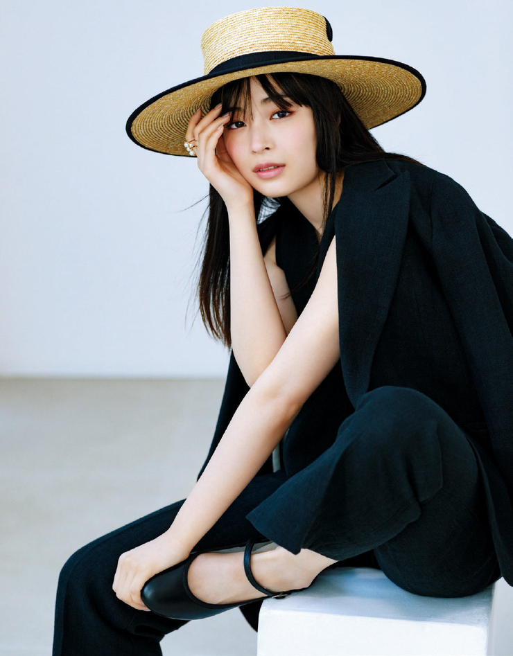 Suzu Hirose