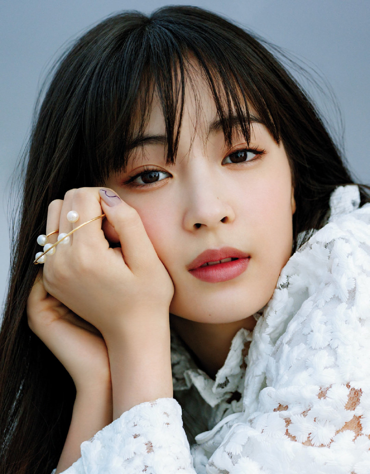 Suzu Hirose